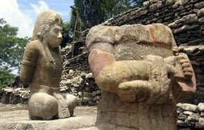 Dos esculturas de piedra de más de 1.300 años 
