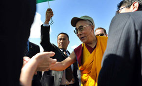 El Dalai Lama fue recibido por una multitud en Washington. 


