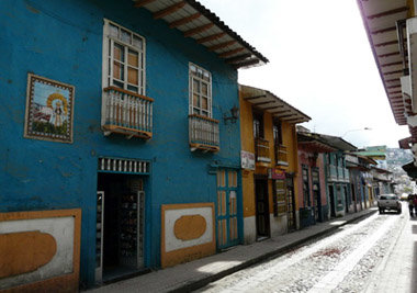 La calle Lourdes, típico paisaje de Loja