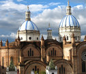 Cuenca, ciudad colonial de Ecuador, distinguida por la artesanía y entorno paisajístico