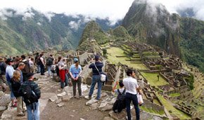 Turistas en Machu Picchu