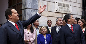 Hugo Chávez, anunció que se presentará como candidato a las elecciones presidenciales de 2012