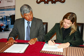Alcalde de Valparaíso, Jorge Castro y la directora ejecutiva del Festival, Chantal Signorio.

