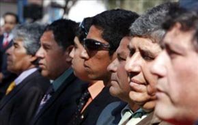 Protestas contra Piñera irrumpen en el primer aniversario de la odisea de los 33 mineros de Atacama