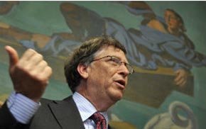 El fundador de Microsoft, Bill Gates, habría sido una de las primeras víctimas de los engaños por internet.