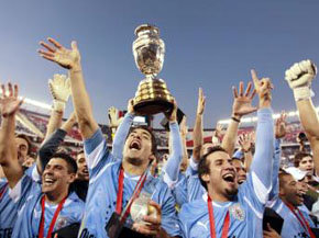 CA2011: Uruguay, ¡Rey de Copas!