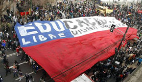 100.000 chilenos piden acabar con el sistema educativo de Pinochet