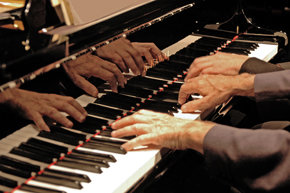 Recital de piano a 4 manos por el dúo Juan Mendívil-Dimitar Kanorov