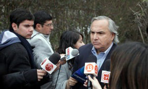 El portavoz del Ejecutivo chileno, Andrés Chadwick, desdeñó la consulta popular