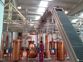Orujos Panizo comienza la campaña de Destilación 2011