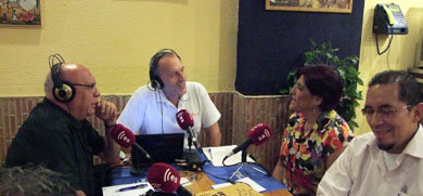 De( (i) a (d) Quino Moreno, Enrique Lozano, Elizabeth Delgado y Félix Rodríguez  durante la tertulia...