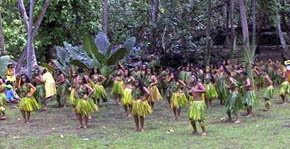Nativos de Nuku Hiva en una celebración tradicional

