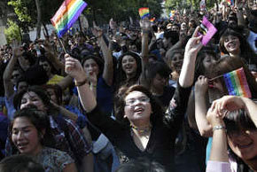 Homosexuales chilenos defienden diversidad