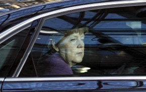 Angela Merkel llega a la reunión de la cumbre de la UE