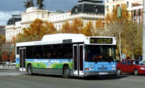 El Ayuntamiento sustituirá autobuses de la EMT por otros menos contaminantes y ampliará los carriles-bus
 