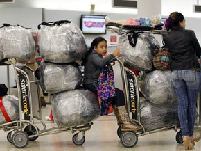 Cubanos felices de poder viajar para las fiestas de fin de año