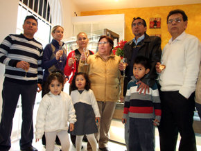 La familia Bolaños-Gutiérrez en la inauguración de “La Perla Boliviana III”