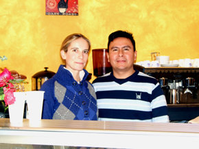 Denis Bolaños Gutiérrez y su esposa, Linda, responsables del establecimiento
