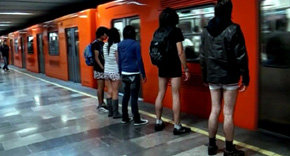 Un 'flashmob' deja sin pantalones a los usuarios del metro de México