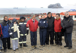 Piñera estudia creación de nueva base en Antártica