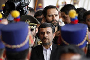 Ahmadineyad a su llegada a Ecuador