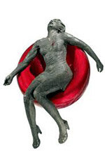 Eva Montoro dramatiza en esculturas un “Atraco”