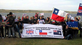 Chilenos en Malvinas piden apoyo a Piñera para que no suspendan vuelos de LAN 