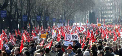 Decenas de miles de personas protestan contra la reforma laboral en 57 ciudades española