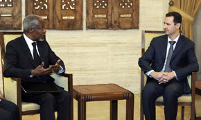 Kofi Annan (i), y el presidente sirio, Bachar al Asad