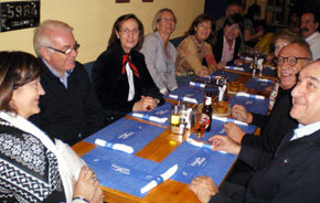 Parte de los asistentes a la cena de AMPRETUR en el “Patacón”