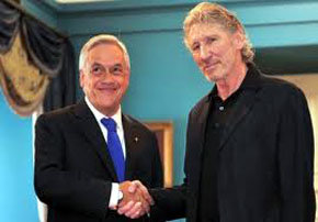 Sebastian Piñera (i) y Roger Waters