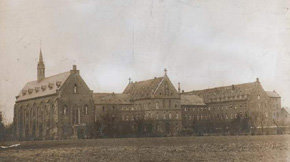 El monasterio de monjes franciscanos de Harreveld, en Holanda, del año 1900.