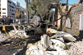 Una cadena de explosiones en Damasco mata a decenas de civiles y policías