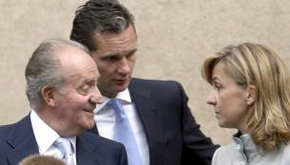 De (i) a (d), El  Rey Don Juan Carlos, Iñaki Urdangarín y la Infanta Cristina, en una imagen de archivo.