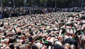 Multitudinaria protesta de los anti taurinos en Ciudad de México (imagen de archivo)