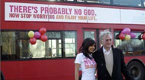 Campaña atea promovida por Richard Dawkin en los autobuses. 