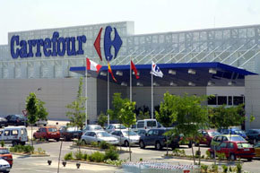 Carrefour congela el sueldo a más de 6.000 trabajadores por el descenso de las ventas
