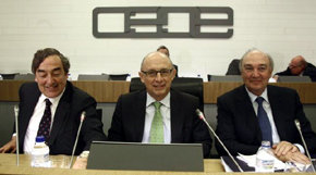 Montoro dice que Fernández Ordóñez tiene libertad para...

