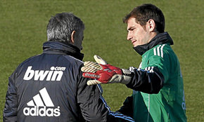 Casillas: Si fuera entrenador trataría de ser como Mourinho”