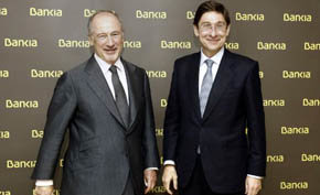 José Ignacio Goirigolzarri presidente de Bankia (d) con Rodrigo Rato , presidente saliente