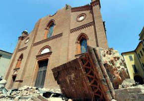 La catedral de Mirandola, en la región de Emilia Romagna , ha resultado gravemente dañada. 

