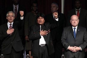 El presidente de Bolivia Evo Morales (c), en la inauguración de la Asamblea de la OEA