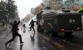 La marcha estudiantil 'más violenta de los últimos años' en Chile deja 250 detenidos