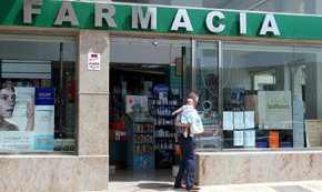 Gobierno y autonomías acuerdan que los enfermos paguen íntegramente 425 fármacos