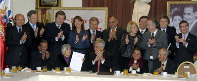 Piñera anuncia beneficios para 218 mil adultos mayores