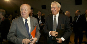 Jorge Edwards (i) y Mario Vargas Llosa en Madrid