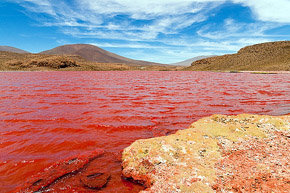 Chile: Laguna Roja, la laguna que parece sangre