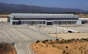 Vista general de la terminal del aeropuerto de Castellón, el pasado mes de julio (Foto: Miguel Lorenzo )