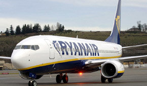 FACUA ve inaudito que Fomento no actúe contra Ryanair tras otro aterrizaje urgente