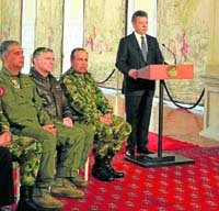 Santos advierte que van a continuar las operaciones militares contra las FARC